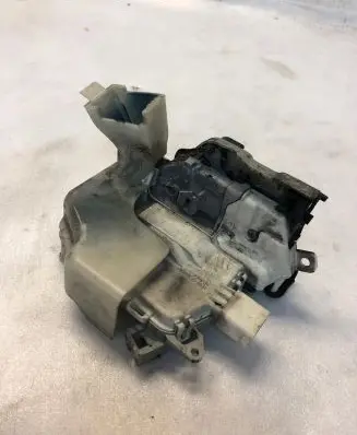 Audi A5 Sportback 8TA Front door lock 8j1837015c