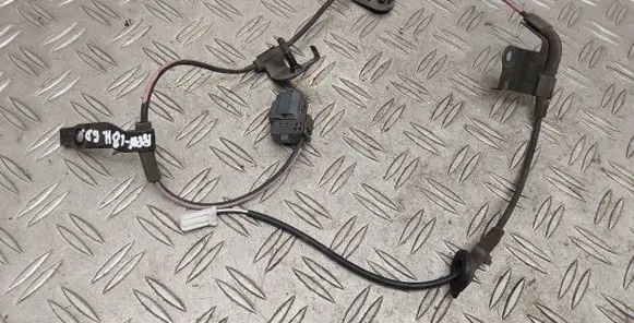 Toyota RAV 4 (XA40) Rear ABS sensor wiring 