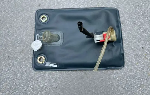 Isuzu Trooper Windshield washer fluid reservoir/tank 8944457310 8943448801 8970165460
