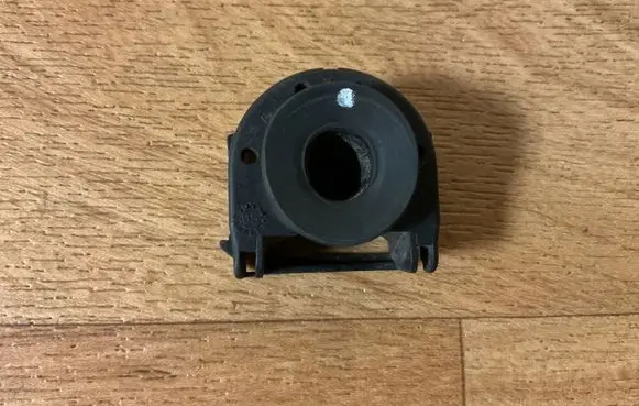 Peugeot 407 Radiator mount bracket 9639048580