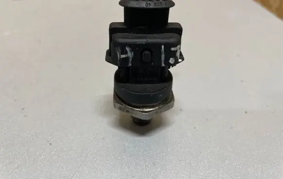 Fuel pressure sensor