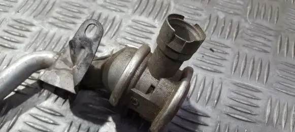 BMW 7 E65 E66 EGR valve 72823801 7.28238.01