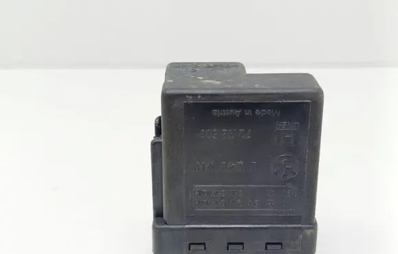BMW 5 E39 Glow plug pre-heat relay 2246919