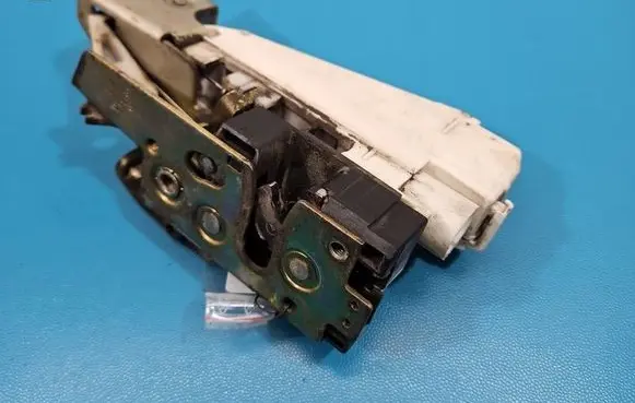 Seat Alhambra (Mk1) Rear door lock 93BG-220A20-DD IMPRK1538286