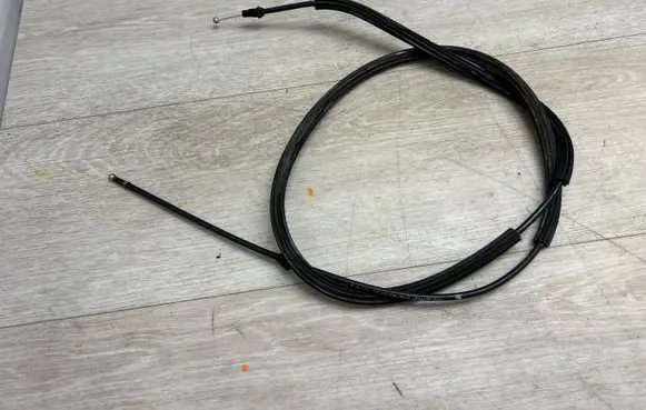 Volkswagen Touareg II Engine bonnet/hood lock release cable 7P6823535