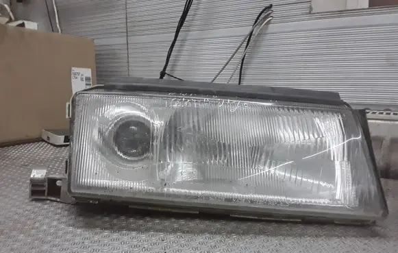 Skoda Octavia Mk1 (1U) Headlight/headlamp