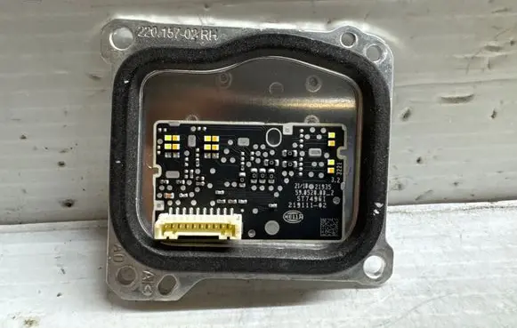 Volvo V60 LED ballast control module 22015702