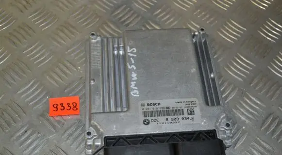 BMW 5 E60 E61 Engine control unit/module 8509034