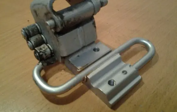 Audi A8 S8 D3 4E Rear door lower hinge 4E0833412C