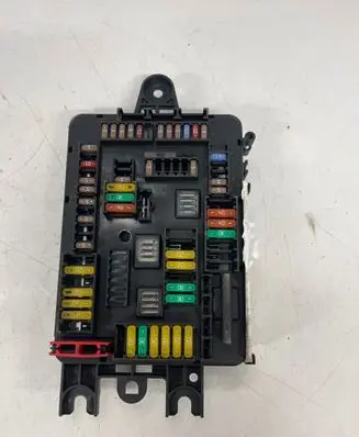 BMW 4 F36 Gran coupe Fuse module 9389070 19561000001 1010410