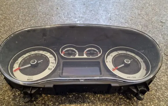 Fiat 500L Speedometer (instrument cluster) 51975138