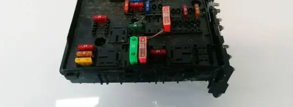 Volkswagen Caddy Fuse box set 1K0937124K