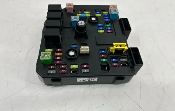 Chevrolet Captiva Fuse module 95202005