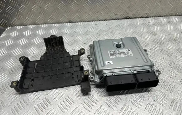 Volvo XC60 Engine control unit/module 31272462AA 1039S18372 0281012765