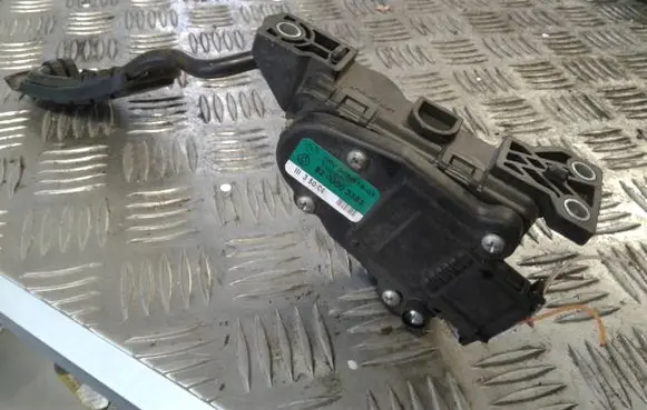 Renault Laguna II Accelerator throttle pedal 8200003393
