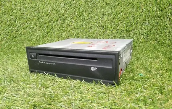 Navigation unit CD/DVD player