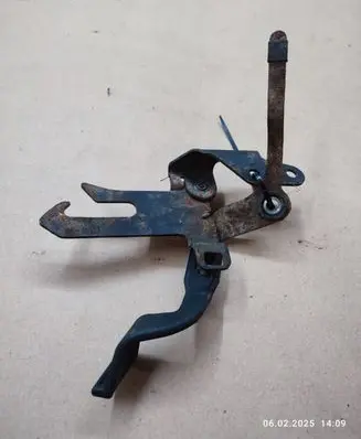 Volvo XC90 Engine bonnet/hood lock/latch loop/hook 