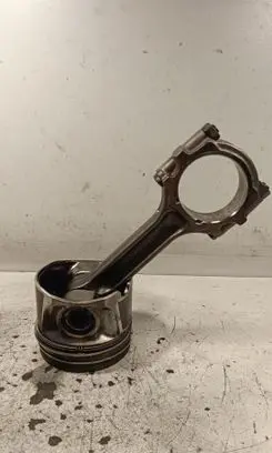 Nissan Navara D40 Piston with connecting rod