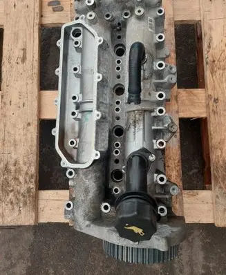 Iveco Daily 5th gen Rocker cam cover 504167974