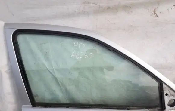 Ford Mondeo MK I Front door window glass four-door 