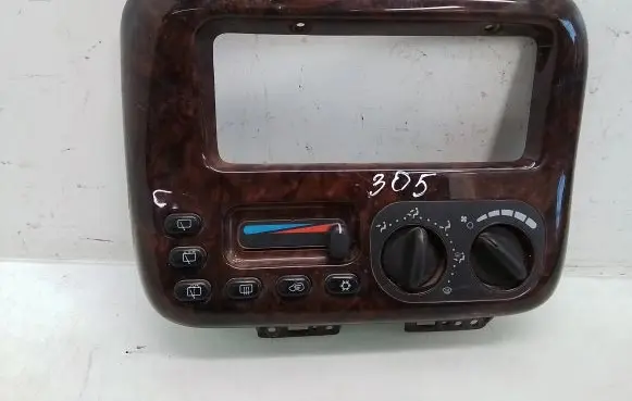 Chrysler Voyager Climate control unit P4677356AB
