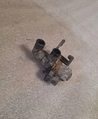 BMW 3 E36 Coolant heater control valve 1147412052