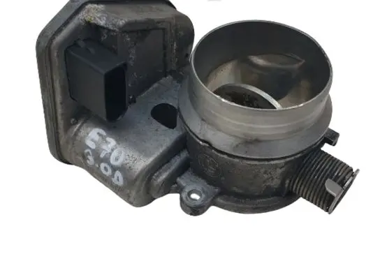 BMW X5 E70 Electric throttle body valve 7804384