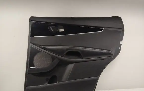KIA Sorento Rear door card panel trim
