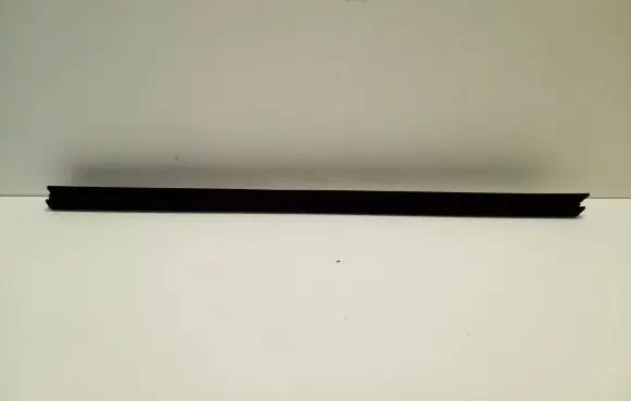 Nissan Qashqai J12 Rear door glass trim molding