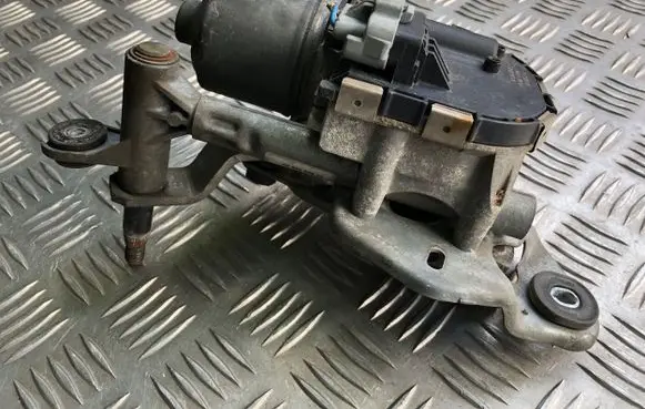 Peugeot 407 Wiper motor 0390241721