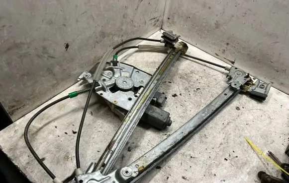 Peugeot 607 Front door window regulator with motor 103322