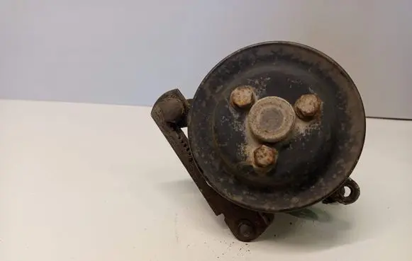 BMW 5 E34 Power steering pump