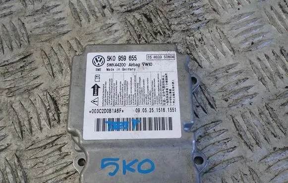 Volkswagen Golf VI Trunk lid opening control unit 5K0959655