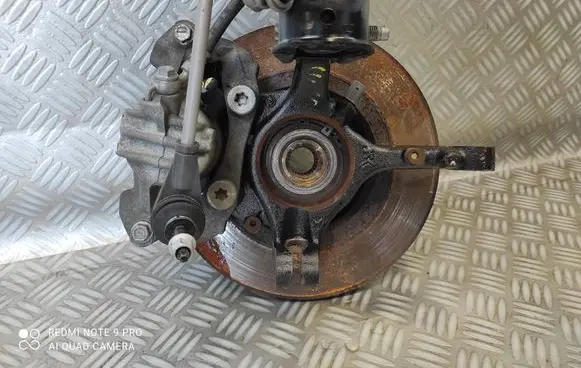 Peugeot 208 Front wheel hub spindle knuckle
