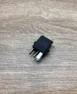 BMW 5 E39 Other relay 1393412 V23073B1005X18