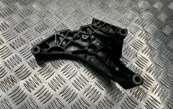 Skoda Octavia Mk2 (1Z) Engine mounting bracket 03L199207