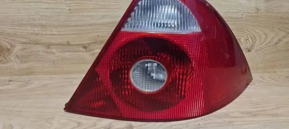 Ford Mondeo Mk III Rear/tail lights 1S7113404A