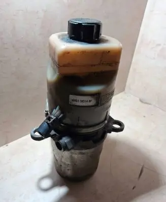 Ford Focus Power steering pump 4M513K514BF