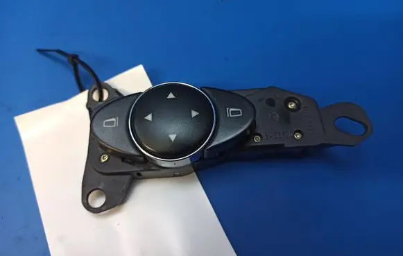 Wing mirror switch