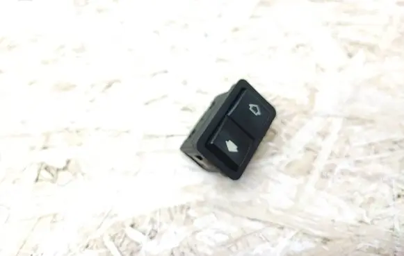 BMW 5 E39 Electric window control switch 8368974