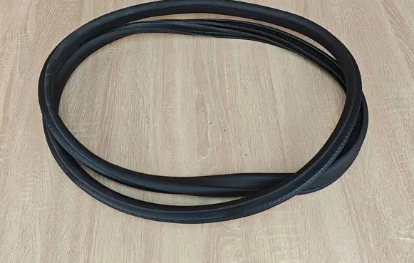 BMW 4 G22 G23 G24 G26 Front door rubber seal 7482945