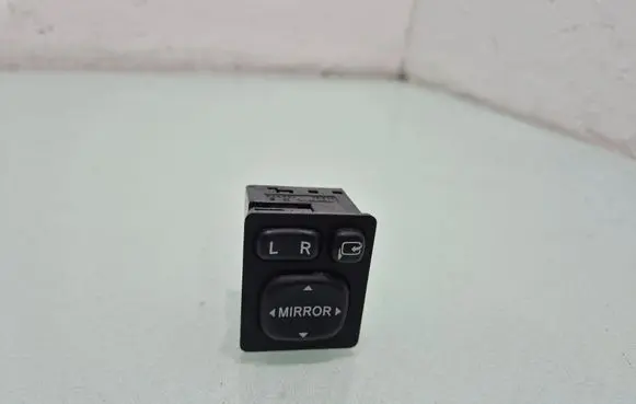 Toyota RAV 4 (XA40) Wing mirror switch 769747E