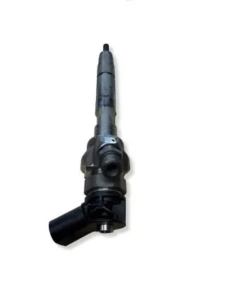 BMW 5 G30 G31 G38 Fuel injector 0445110818 8579234