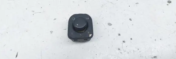 Volkswagen PASSAT B6 Wing mirror switch 1K0959565G
