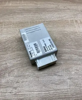 BMW X5 E70 Air suspension control unit module (rear) 6778966 151325