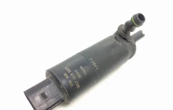 Volkswagen PASSAT B7 Windscreen/windshield washer pump 3B7955681