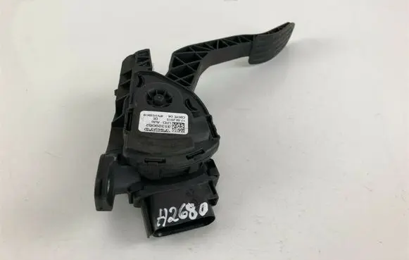 Volvo V60 Accelerator throttle pedal 31329062 H2680