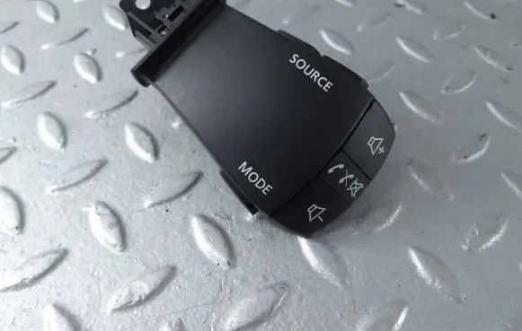 Multifunctional control switch/knob