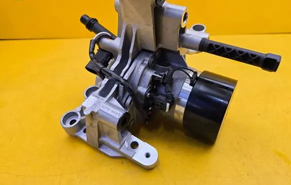 BMW 5 G60 G61 Water pump 8490652