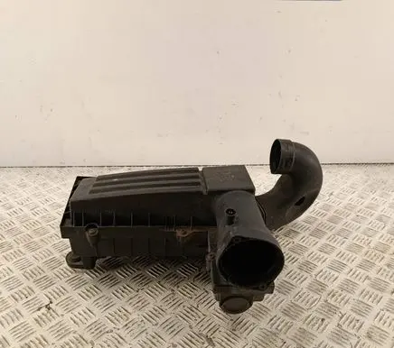 Volkswagen PASSAT B7 Air filter box 3C0129601
